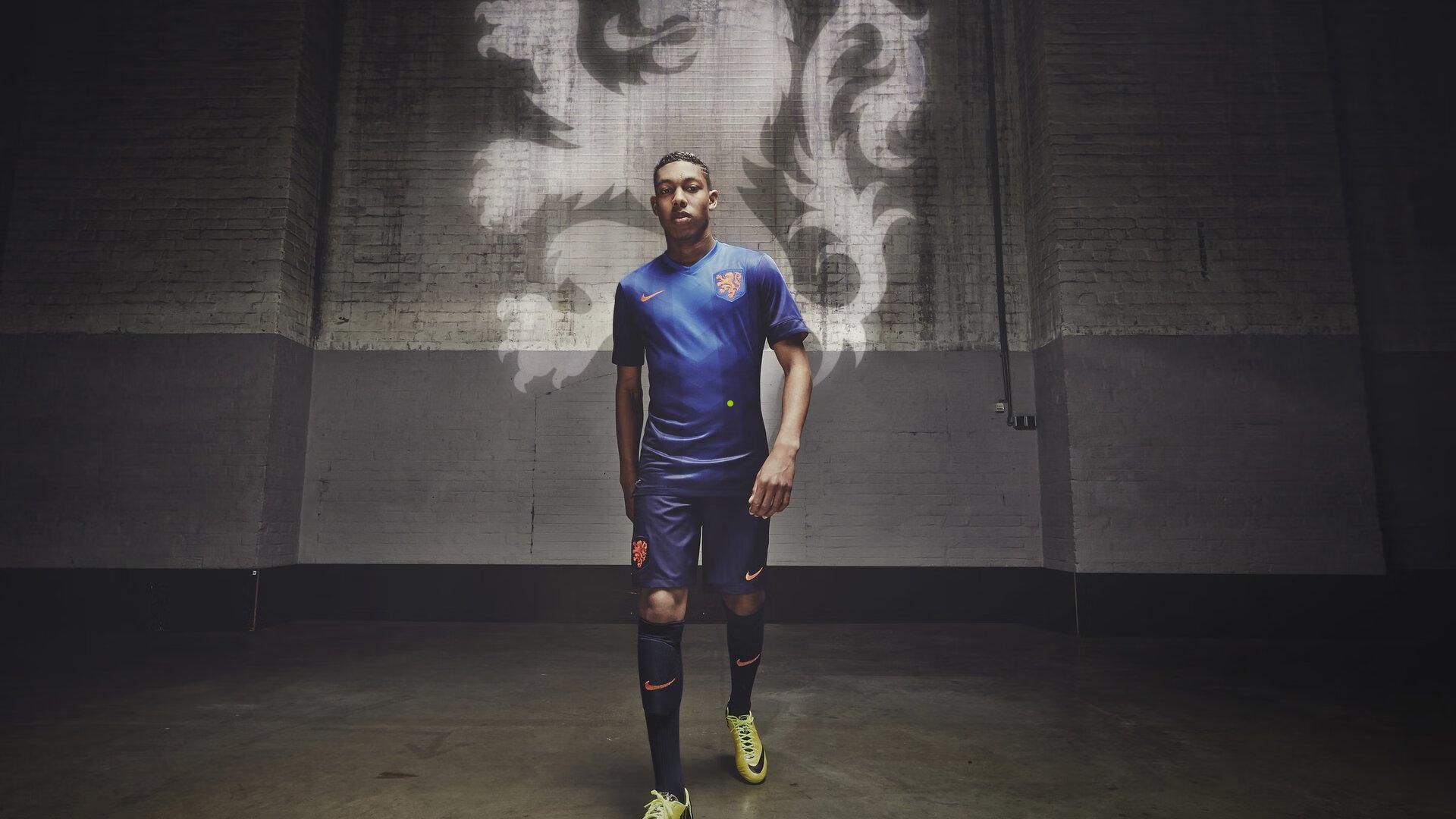 圣西罗的传承灯火，米兰梯队小球员的别样圣诞派对